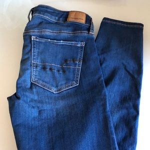 American eagle hi-rise jeans